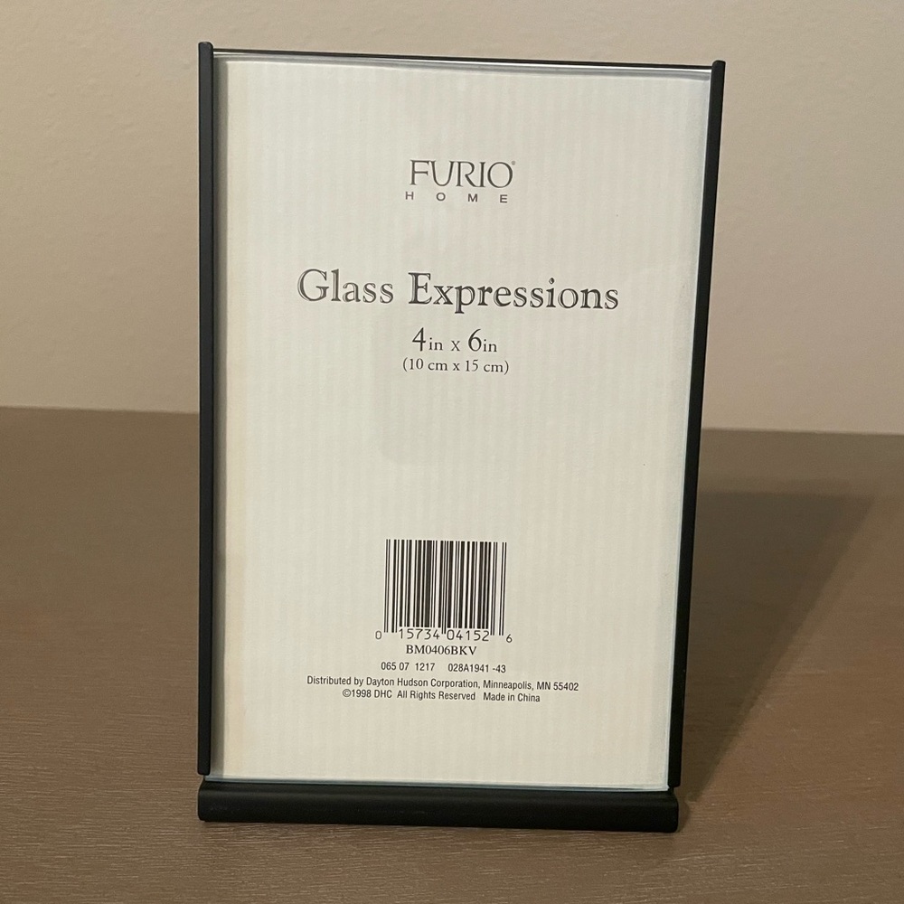 ⭐️ 5/$25 Furio Home 4x6 frame
